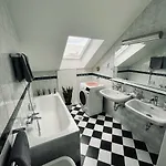 Jz Loft With Parking And Self Check In Apartman *