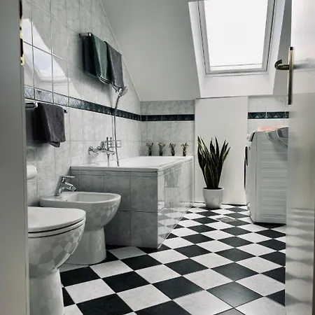 Jz Loft With Parking And Self Check In Apartmán *