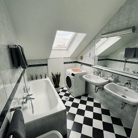 Jz Loft With Parking And Self Check In דירה *